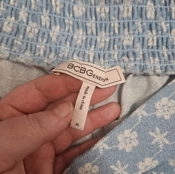 BCBG Blue Floral Ruffle Stretch Shorts! - Picture 2 of 5